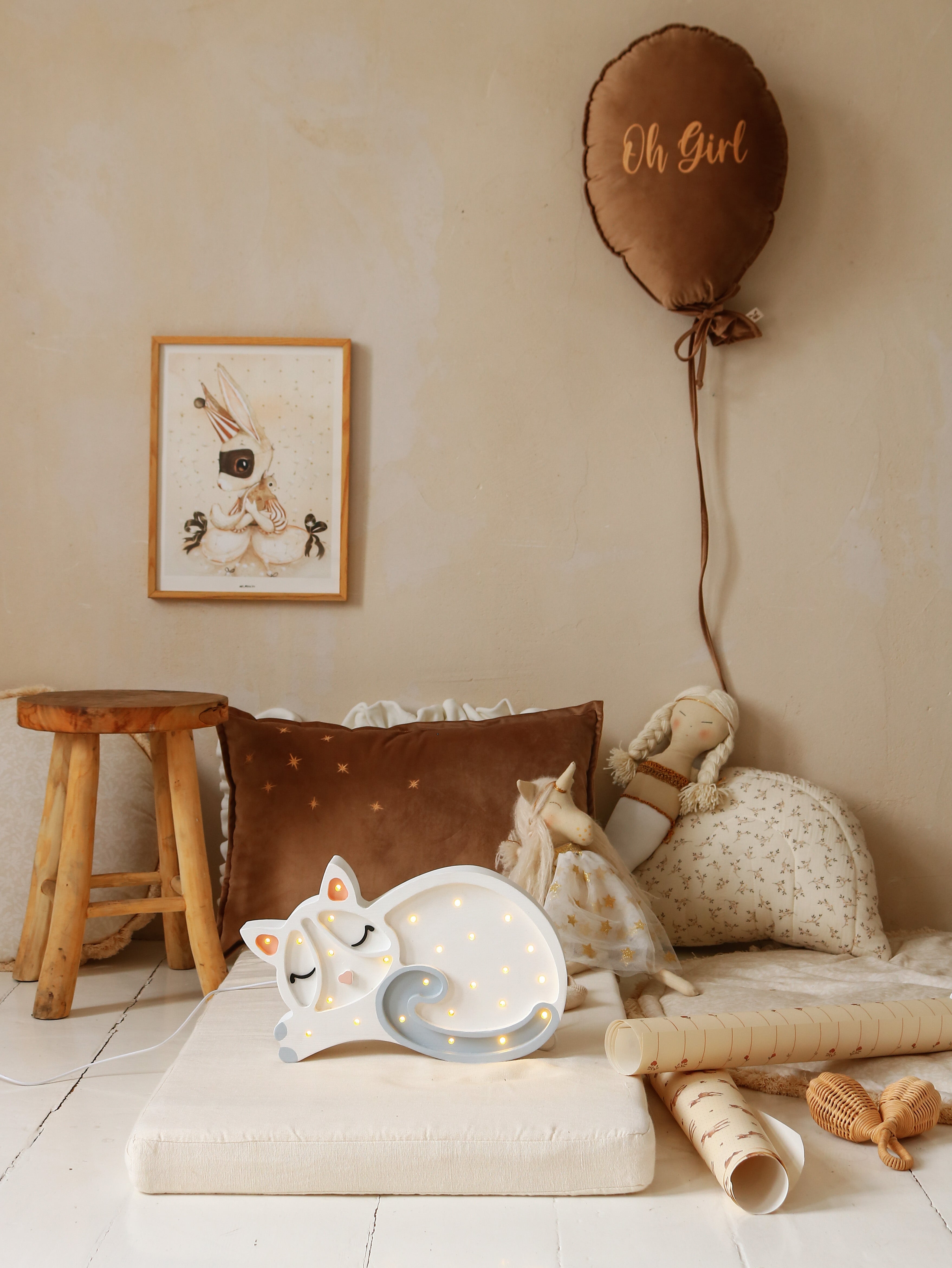 Cat Lamp with remote control – dimmable wooden night light for bedtime