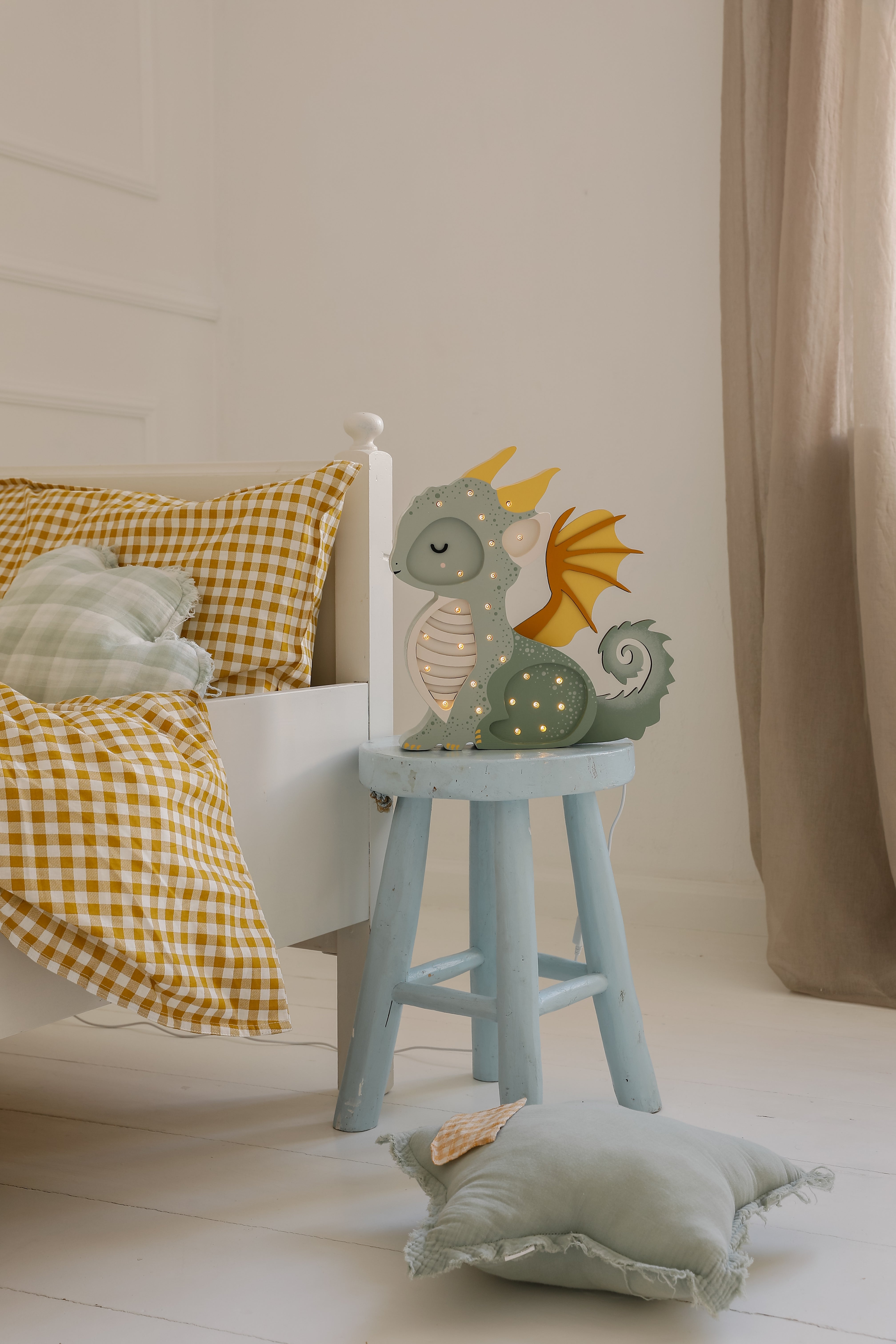 Dimmable LED Hunter Green Dragon Lamp for kids’ room or nursery décor