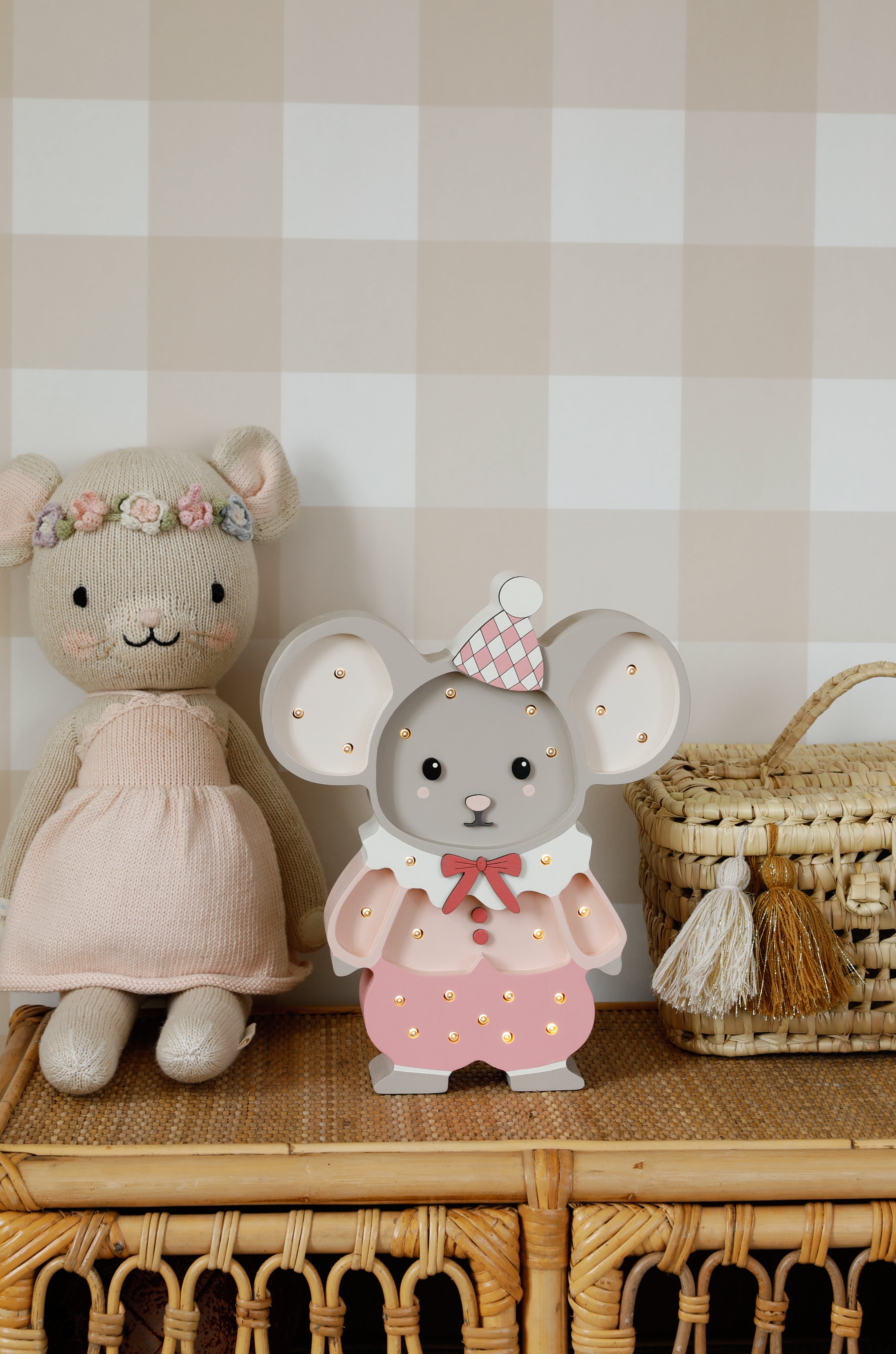 Eco-friendly PinkFelix the Mouse Lamp adding magic to children’s rooms