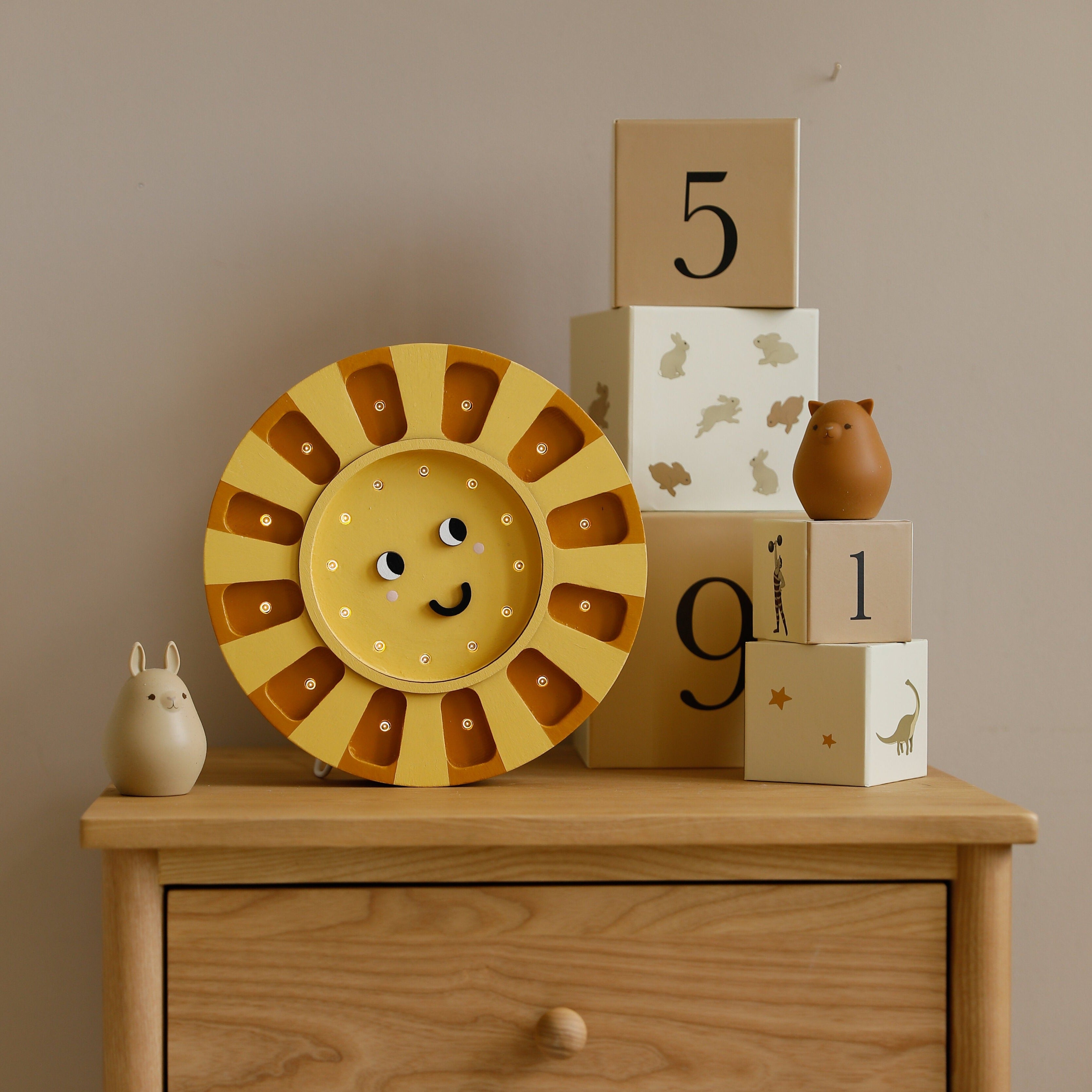 Sunshine Lamp with remote – dimmable LED night light made from natural wood